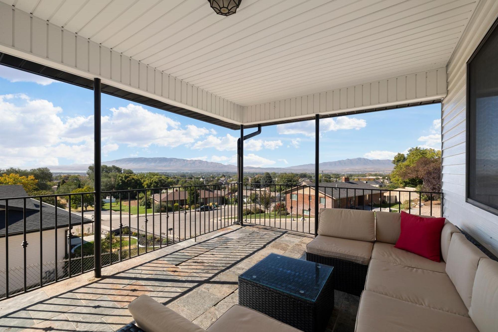 Beautiful View On Balcony Villa Lehi Luaran gambar